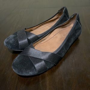 Vionic Shoes Vionic -Maria Womens Suede Flats. Sz 6